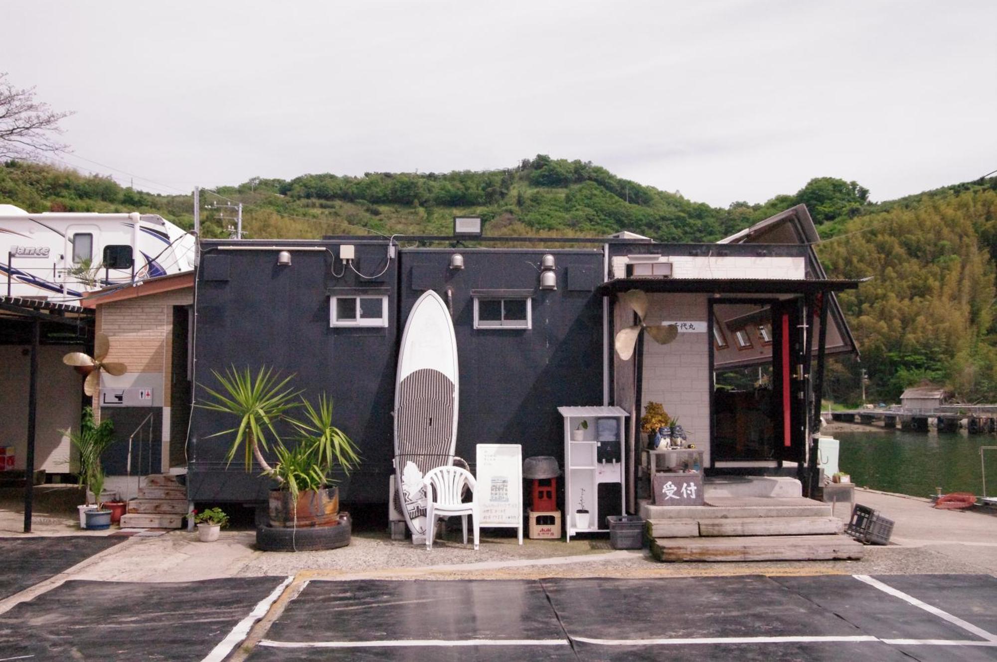 千代丸コンテナハウス Hotel Uwajima Luaran gambar
