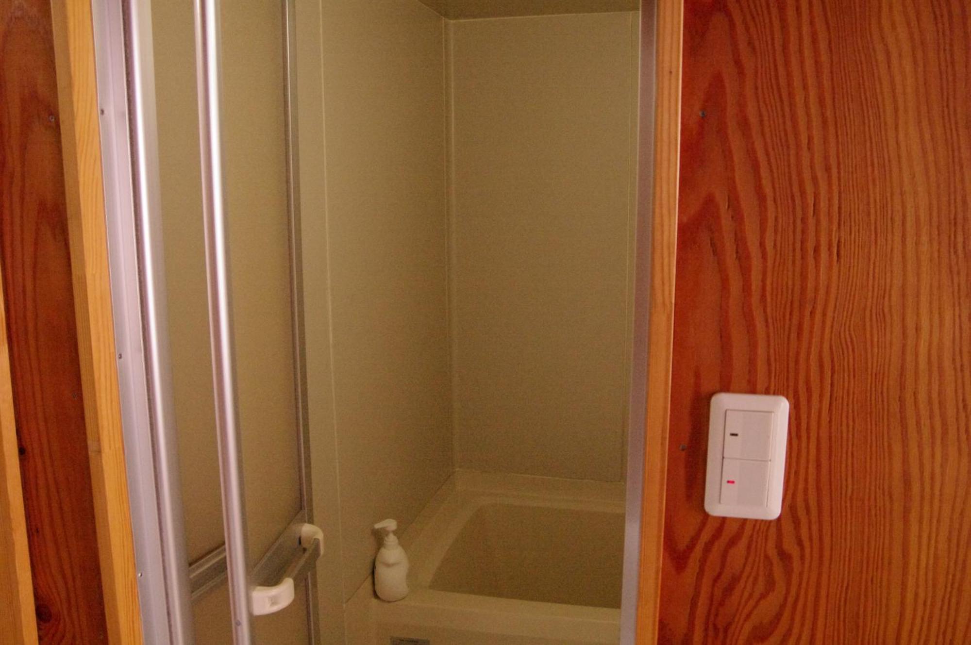 千代丸コンテナハウス Hotel Uwajima Luaran gambar